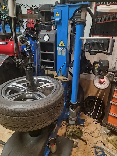 PPHU Max Autoklima Dariusz Chwastowski. Serwis i naprawa klimatyzacji samochodowej